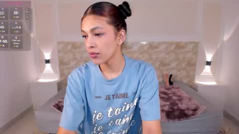 ayshelmoon online show from September 16, 2025, 12:06 pm