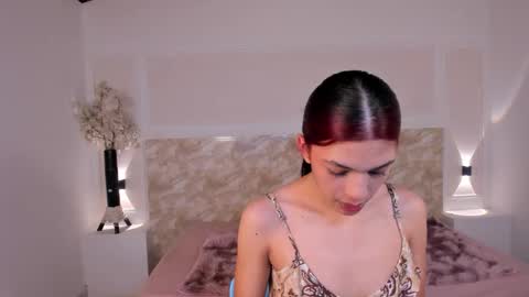 ayshelmoon online show from September 22, 2025, 12:51 pm