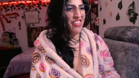 Azahar online show from December 18, 2024, 2:10 am