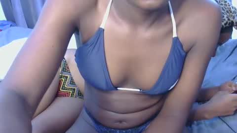 Snapshot of azalea46 chatting on November 1, 2025, 6:59 am Azalea online show from November 1, 2025, 6:59 am