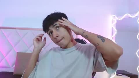 aziel_tay online show from October 8, 2025, 11:30 am