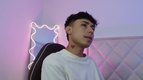 aziel_tay online show from October 9, 2025, 11:30 am