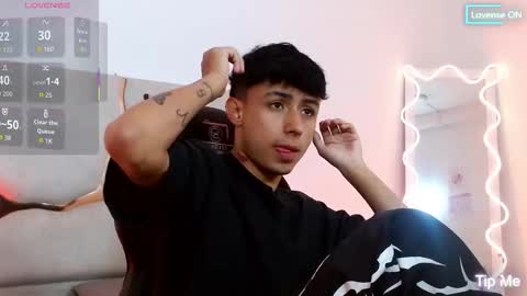 aziel_tay online show from October 11, 2025, 11:31 am