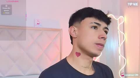 aziel_tay online show from October 17, 2025, 11:35 am