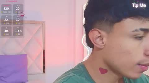 aziel_tay online show from October 23, 2025, 11:31 am