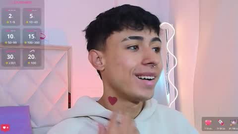 aziel_tay online show from October 24, 2025, 11:39 am