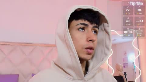 aziel_tay online show from October 28, 2025, 11:36 am