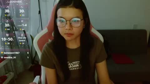Snapshot of azu_chan chatting on June 23, 2026, 11:14 pm Azu online show from June 23, 2026, 11:14 pm