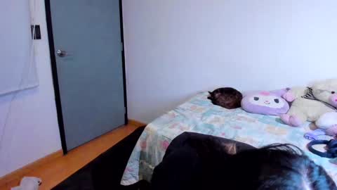 Azu Moure online show from December 13, 2024, 2:10 am