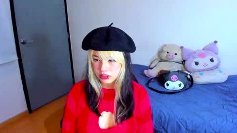 Azu Moure online show from February 19, 2025, 7:06 am