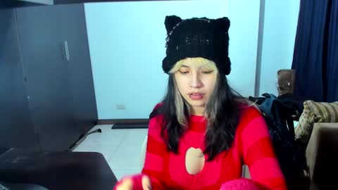 Azu Moure online show from February 21, 2025, 6:40 am