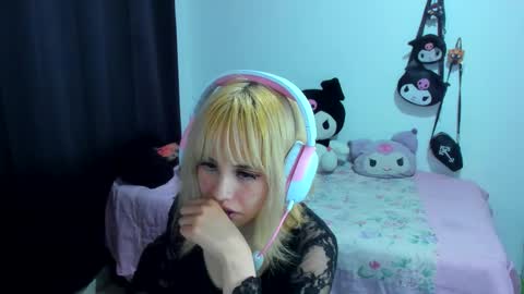 Azu Moure online show from October 24, 2025, 3:36 am