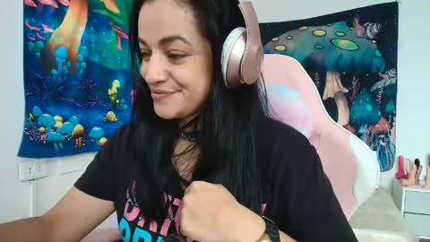 Snapshot of azucenaxxxgp chatting on April 29, 2026, 4:00 pm Azucena R online show from April 29, 2026, 4:00 pm