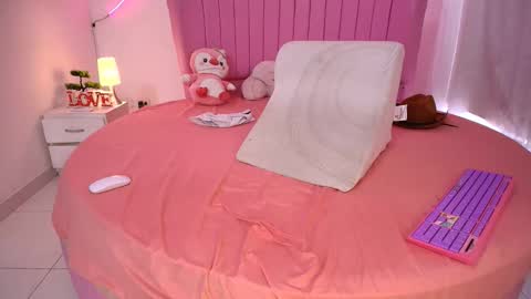 PRINCESS AZUL. online show from April 8, 2026, 8:53 pm