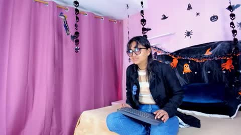 azul_moon online show from October 20, 2025, 3:40 am