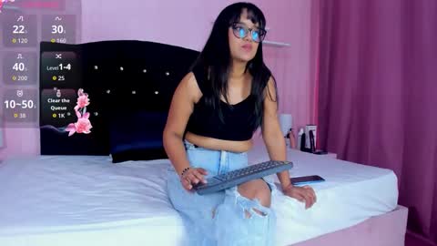 azul_moonn online show from October 12, 2025, 3:38 am