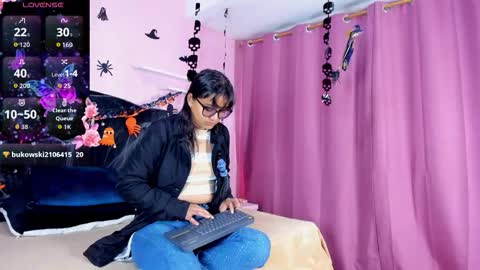 azul_moonn online show from October 20, 2025, 3:40 am