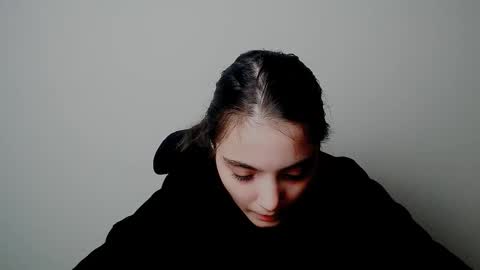 azumi_chan_ online show from October 6, 2025, 8:50 pm