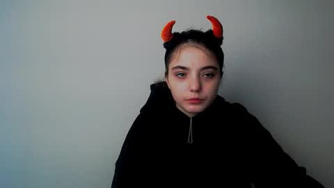 azumi_chan_ online show from October 9, 2025, 10:24 am