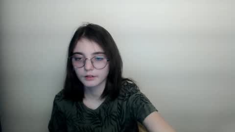 azumi_chan_ online show from February 6, 2026, 4:21 pm