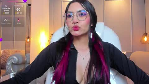 Azura online show from January 15, 2026, 7:39 pm