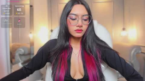 Azura online show from February 6, 2026, 7:17 pm