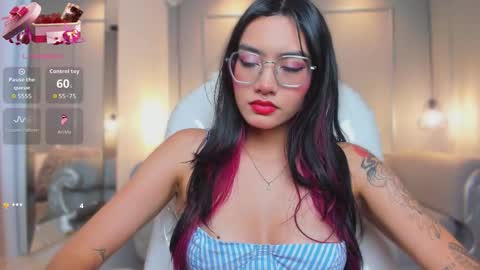 Azura online show from February 12, 2026, 7:53 pm