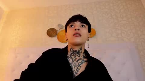 Anny online show from February 15, 2026, 12:14 pm