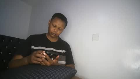 Butterfly online show from December 1, 2025, 4:50 am