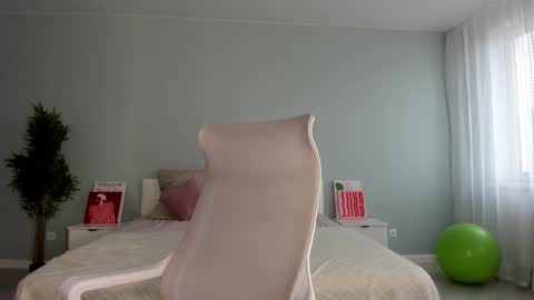 Snapshot of bab_boom chatting on September 9, 2025, 12:43 am Monica online show from September 9, 2025, 12:43 am