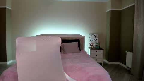 Snapshot of bab_boom chatting on October 8, 2025, 12:41 am Monica online show from October 8, 2025, 12:41 am