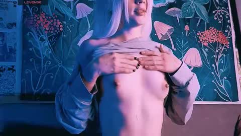 babe_moister online show from September 18, 2025, 9:22 am
