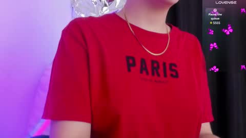 Queen B online show from October 17, 2025, 5:15 pm