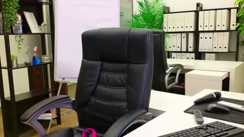 Snapshot of babesgowild chatting on October 16, 2025, 4:57 am Olivia and Lexi online show from October 16, 2025, 4:57 am