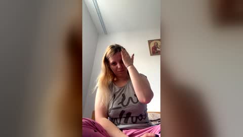 Baby Blonde online show from April 12, 2026, 11:48 am