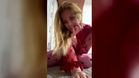 Snapshot of baby_blondee chatting on May 13, 2026, 8:49 pm Baby Blonde online show from May 13, 2026, 8:49 pm