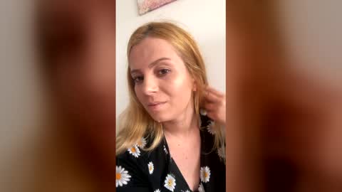 Snapshot of baby_blondee chatting on June 1, 2026, 11:34 am Baby Blonde online show from June 1, 2026, 11:34 am