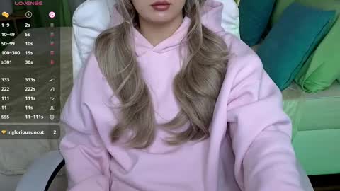 Snapshot of baby_debbie chatting on February 22, 2025, 7:47 pm Debora online show from February 22, 2025, 7:47 pm