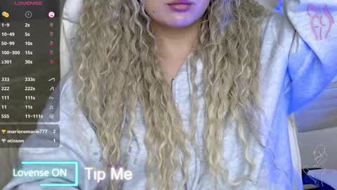 Snapshot of baby_debbie chatting on February 26, 2025, 11:37 pm Debora online show from February 26, 2025, 11:37 pm