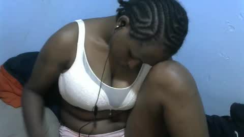 Snapshot of baby_fayyan chatting on December 22, 2025, 8:22 am baby_fayyan online show from December 22, 2025, 8:22 am