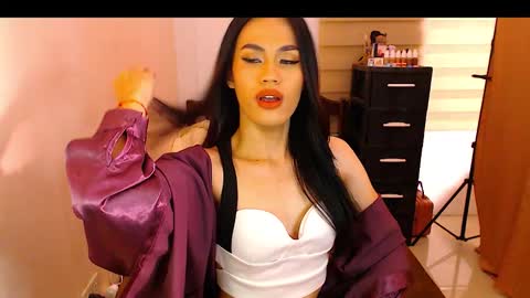 Snapshot of baby_fu chatting on October 10, 2025, 7:02 pm Nathalia online show from October 10, 2025, 7:02 pm