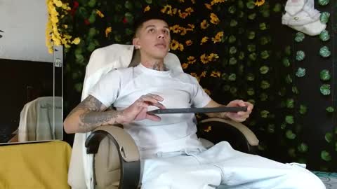 OF GxoXabs online show from December 17, 2024, 12:33 pm