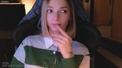 baby gopn1k online show from December 17, 2025, 5:13 am