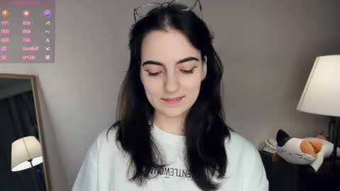 Emily online show from December 17, 2025, 7:03 am