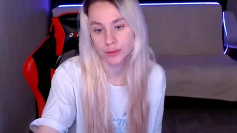 Snapshot of baby_kitte chatting on December 5, 2024, 9:17 am baby_kitte online show from December 5, 2024, 9:17 am