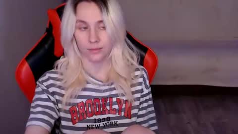 Snapshot of baby_kitte chatting on December 12, 2024, 10:45 am baby_kitte online show from December 12, 2024, 10:45 am