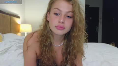 Snapshot of baby_leen chatting on March 5, 2025, 3:07 pm Sharleen online show from March 5, 2025, 3:07 pm