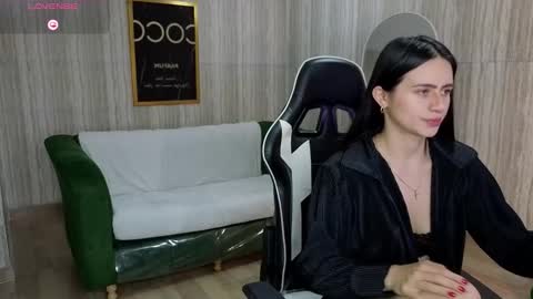 Bella online show from September 10, 2025, 7:03 pm