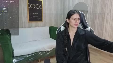Bella online show from September 20, 2025, 7:37 pm