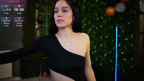 Baby Nico online show from November 28, 2025, 6:32 pm